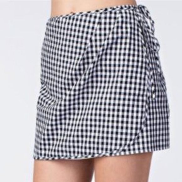 Honey Punch Black/white Gingham Side Tie Wrap Skirt - Picture 2 of 8